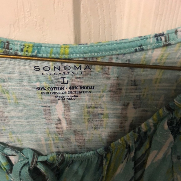 Size large Sonoma top - Picture 2 of 2
